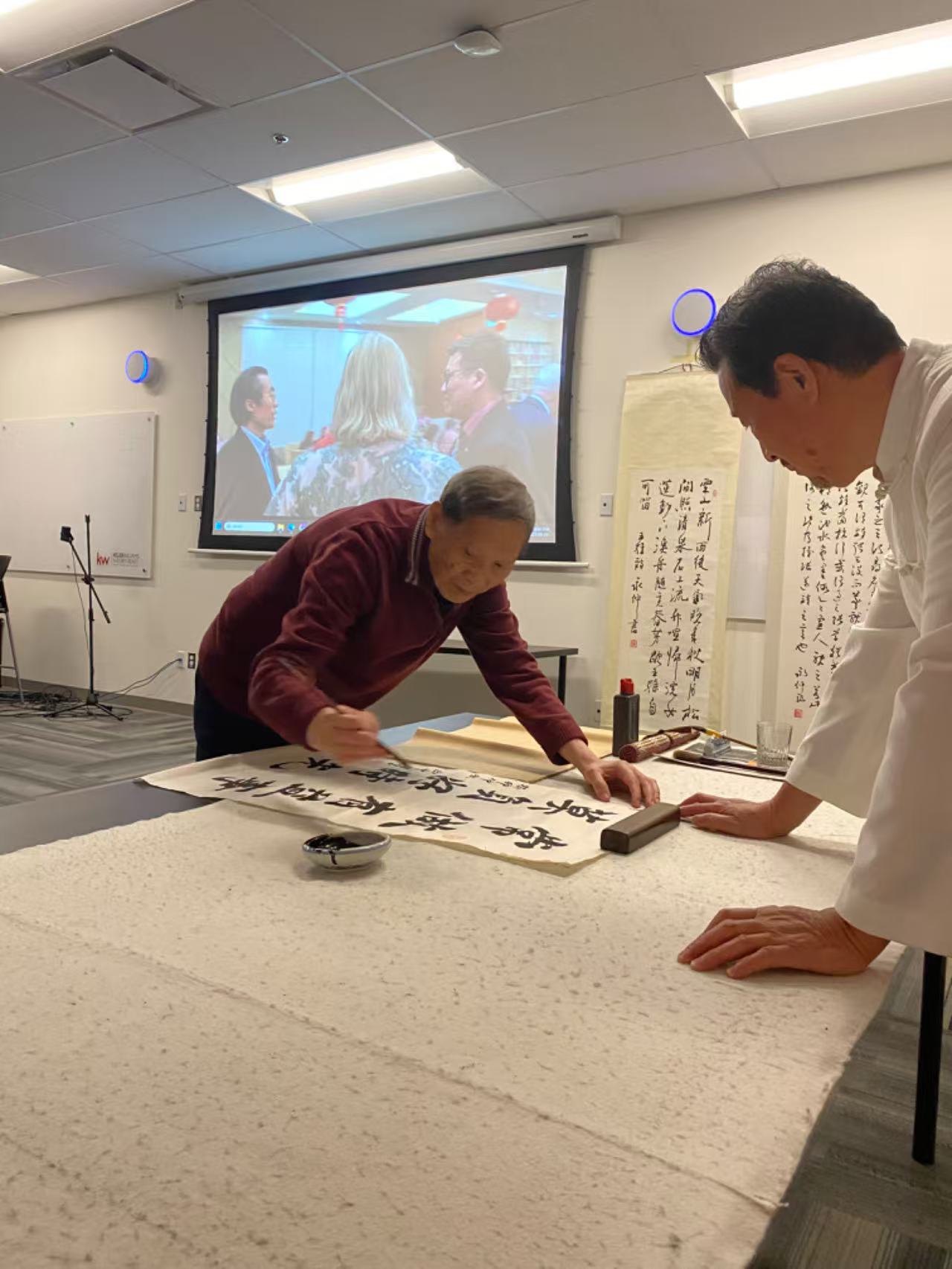 唐教授现场书法示范